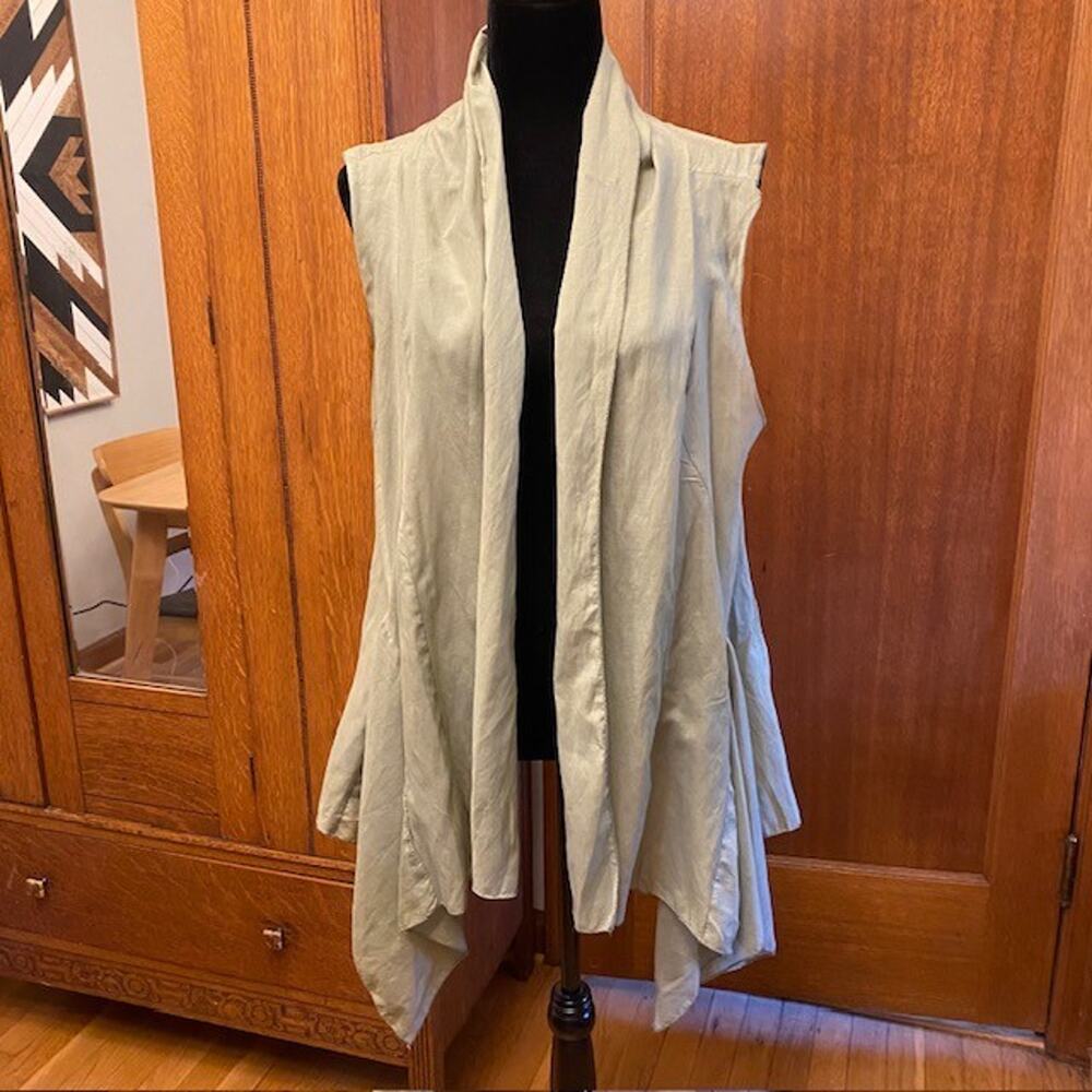Sacred Threads Women's Size Medium Flowy Boho Sage Green Vest